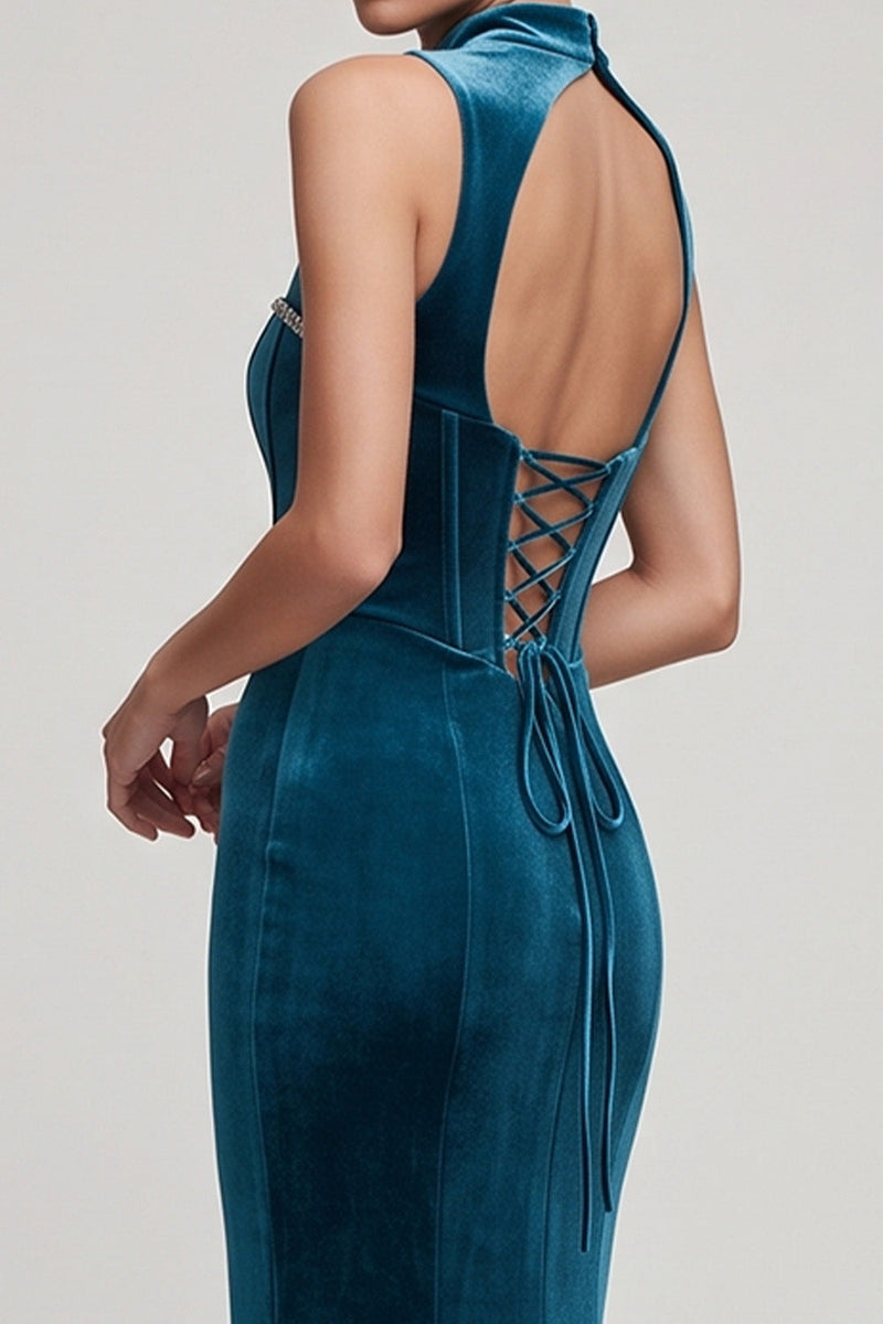 Laden Sie das Bild in den Galerie-Viewer, Pfauenblaues Korsett Meerjungfrauen Langes Samtkleid mit hohem Ausschnitt und Strass