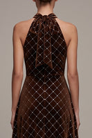 Laden Sie das Bild in den Galerie-Viewer, Kaffee Halter High-Low A-Linie Samtkleid mit Perlen
