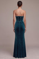Laden Sie das Bild in den Galerie-Viewer, Pfauenblaues Korsett Meerjungfrauen Trägerloses Langes Samtkleid mit Streißstein