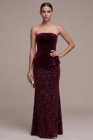Laden Sie das Bild in den Galerie-Viewer, Burgunderrotes Trägerloses Jacquard Maxi Samtkleid