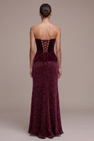 Laden Sie das Bild in den Galerie-Viewer, Burgunderrotes Trägerloses Jacquard Maxi Samtkleid