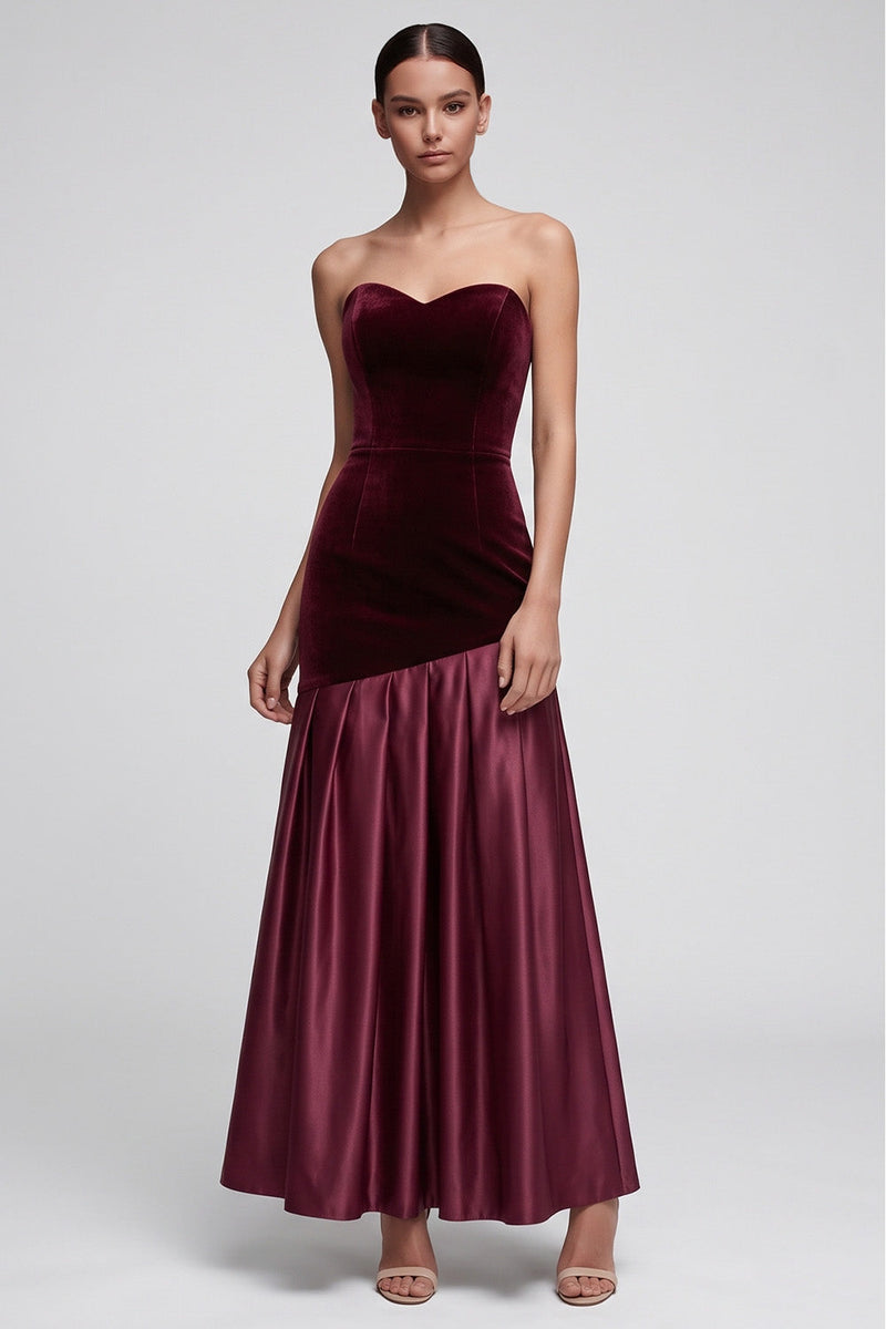 Laden Sie das Bild in den Galerie-Viewer, Burgunderrotes Meerjungfrauen Trägerloses Satin Plissiertes Maxi Samtkleid