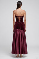Laden Sie das Bild in den Galerie-Viewer, Burgunderrotes Meerjungfrauen Trägerloses Satin Plissiertes Maxi Samtkleid