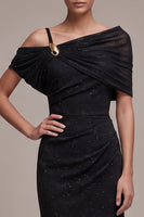Laden Sie das Bild in den Galerie-Viewer, Schwarzes Asymmetrisches Schulterloses Gerafftes Maxi Festkleid