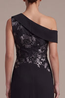 Laden Sie das Bild in den Galerie-Viewer, Schwarze Scheide Asymmetrische Einschulterig Gerafftes Langes Festkleid mit Applikationen