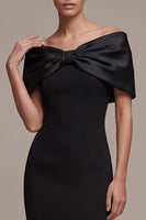 Laden Sie das Bild in den Galerie-Viewer, Langes Schwarzes Schulter-Schleife Satin Abendkleid