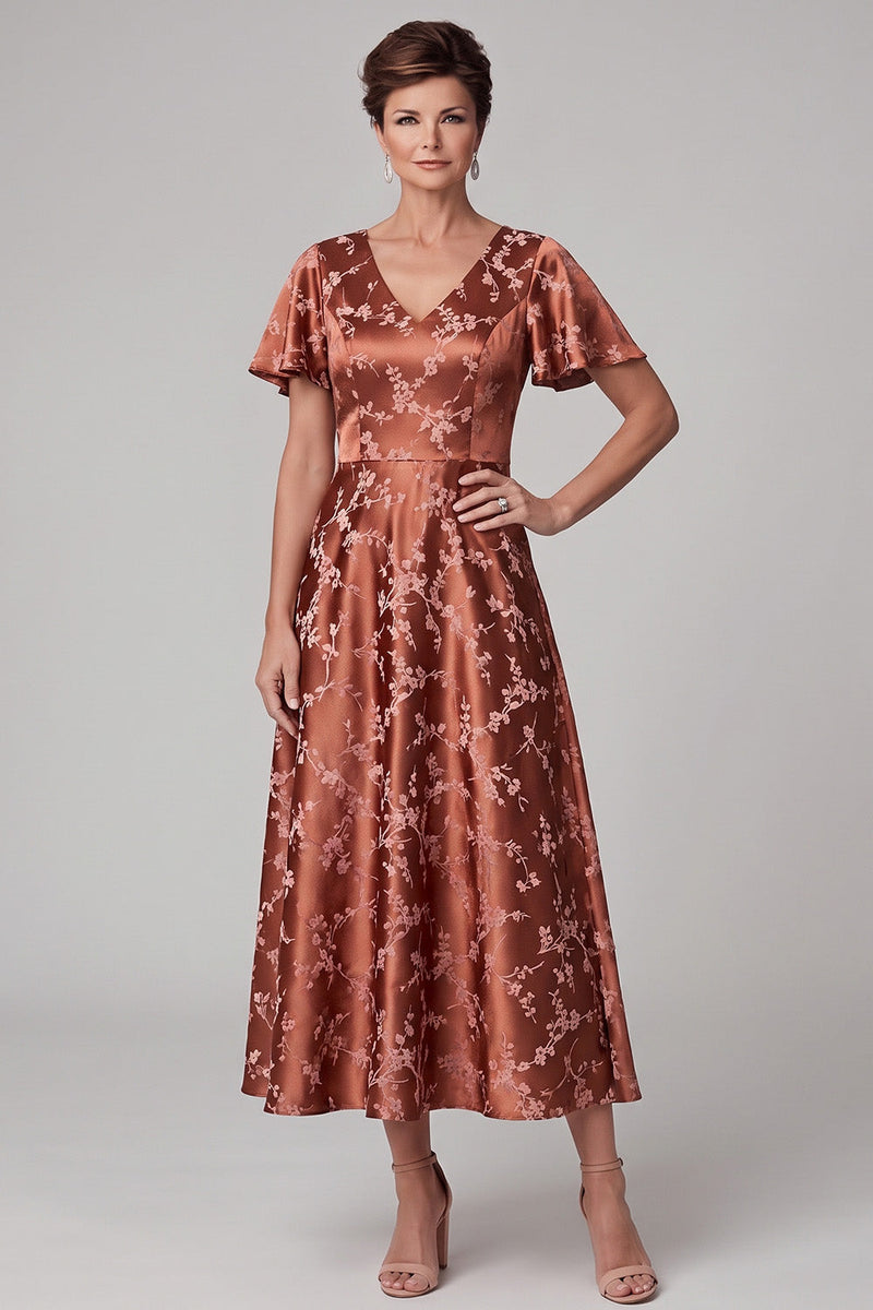 Laden Sie das Bild in den Galerie-Viewer, Rötlich-braunes A-Linie-Satin-Print-Midi-Kleid mit V-Ausschnitt-Muster Mutter der Braut und flatternden Ärmeln