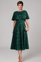 Laden Sie das Bild in den Galerie-Viewer, Dunkelgrünes A-Linien-Rundhals-Print-Midi-Mutter-der-Braut-Kleid mit Umhang