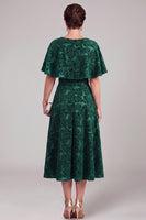 Laden Sie das Bild in den Galerie-Viewer, Dunkelgrünes A-Linien-Rundhals-Print-Midi-Mutter-der-Braut-Kleid mit Umhang