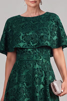 Laden Sie das Bild in den Galerie-Viewer, Dunkelgrünes A-Linien-Rundhals-Print-Midi-Mutter-der-Braut-Kleid mit Umhang