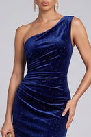 Laden Sie das Bild in den Galerie-Viewer, Glitzerndes Marineblaues Samt Abendkleid mit einer Schulter und Falten