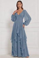Laden Sie das Bild in den Galerie-Viewer, Espresso A-Linie V-Ausschnitt Puffärmel Maxi Brautjungfernkleid mit Rüschen