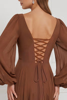 Laden Sie das Bild in den Galerie-Viewer, Espresso A-Linie V-Ausschnitt Puffärmel Maxi Brautjungfernkleid mit Rüschen