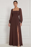 Laden Sie das Bild in den Galerie-Viewer, Espresso A-Linie Quadrathals Puffärmel Maxi Brautjungfernkleid mit Seitenschlitz