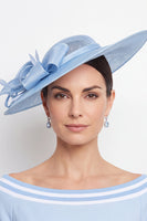 Laden Sie das Bild in den Galerie-Viewer, Blauer Mesh Sinamay Schleifen-Fascinatorhut mit Federn