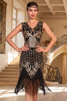 Laden Sie das Bild in den Galerie-Viewer, Schwarzes goldenes V-Ausschnitt Pailletten 20er Jahre Kleid mit Fransen