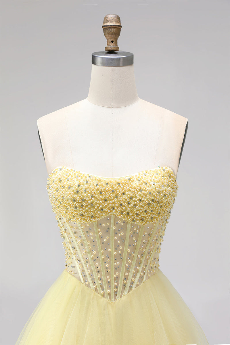 Laden Sie das Bild in den Galerie-Viewer, Gelbes Ballkleid Korsett Trägerloses Perlen Langes Abschlussballkleid mit Rüschen