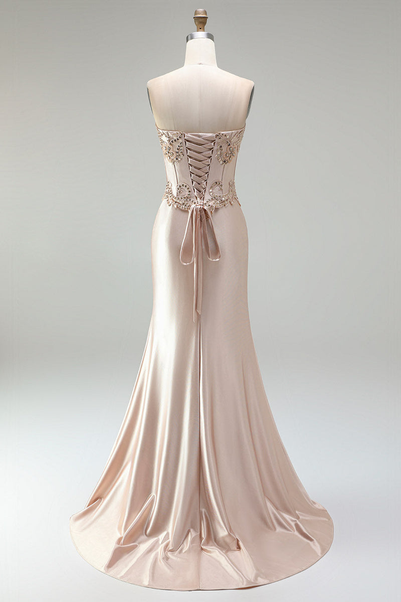 Laden Sie das Bild in den Galerie-Viewer, Champagner-Satin-Meerjungfrauen-Korsett, strapless langes Abschlussball-Kleid mit Perlenbestickung