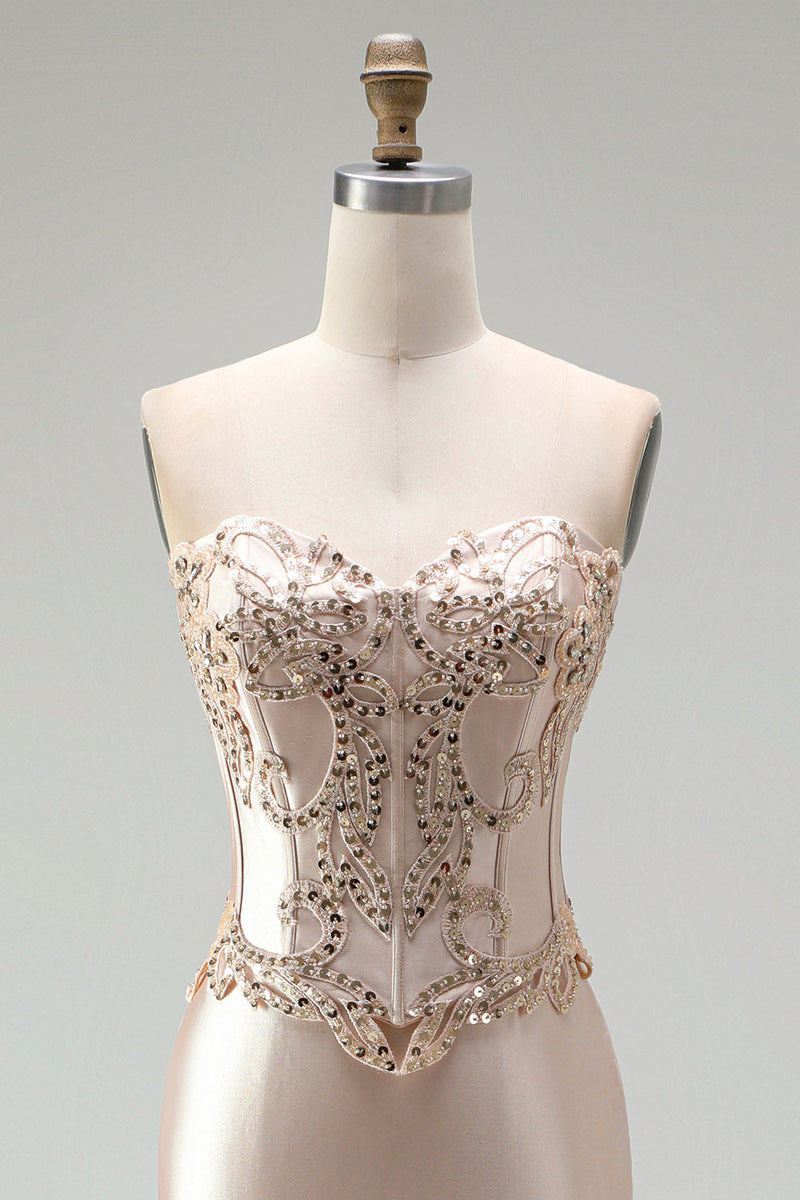 Laden Sie das Bild in den Galerie-Viewer, Champagner-Satin-Meerjungfrauen-Korsett, strapless langes Abschlussball-Kleid mit Perlenbestickung
