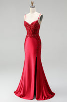 Laden Sie das Bild in den Galerie-Viewer, Rot Satin Meerjungfrau Corsage Pailletten Perlenbesatz V Ausschnitt Langes Abiballkleid mit Schlitz