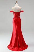 Laden Sie das Bild in den Galerie-Viewer, Rotes Schulterfreies Meerjungfrauen Korsett Satin Gerafftes Pailletten Applikationen Langes Abschlussballkleid mit Schlitz