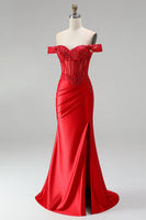 Laden Sie das Bild in den Galerie-Viewer, Rotes Schulterfreies Meerjungfrauen Korsett Satin Gerafftes Pailletten Applikationen Langes Abschlussballkleid mit Schlitz