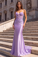 Laden Sie das Bild in den Galerie-Viewer, Flieder Satin Korsett Transparente 3D-Blumenapplikationen Gerafftes Spaghettiträger Langes Abschlussballkleid