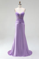 Laden Sie das Bild in den Galerie-Viewer, Flieder Satin Korsett Transparente 3D-Blumenapplikationen Gerafftes Spaghettiträger Langes Abschlussballkleid