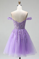 Laden Sie das Bild in den Galerie-Viewer, Off-the-shoulder Leichte Pflaumen 3D-Blumenapplikationen A-Linie Tüll Korsett Kurzes Abendkleid mit Perlenbesatz