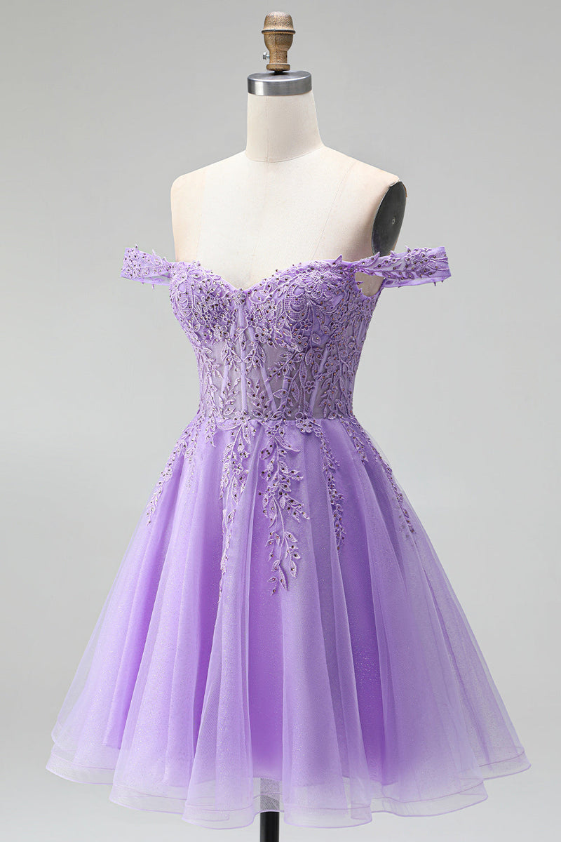 Laden Sie das Bild in den Galerie-Viewer, Off-the-shoulder Leichte Pflaumen 3D-Blumenapplikationen A-Linie Tüll Korsett Kurzes Abendkleid mit Perlenbesatz