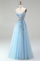 Laden Sie das Bild in den Galerie-Viewer, Himmelblaues Korsett, transparente Blumenapplikationen, A-Linie Pailletten, trägerloses langes Abschlussballkleid mit seitlichem Schlitz