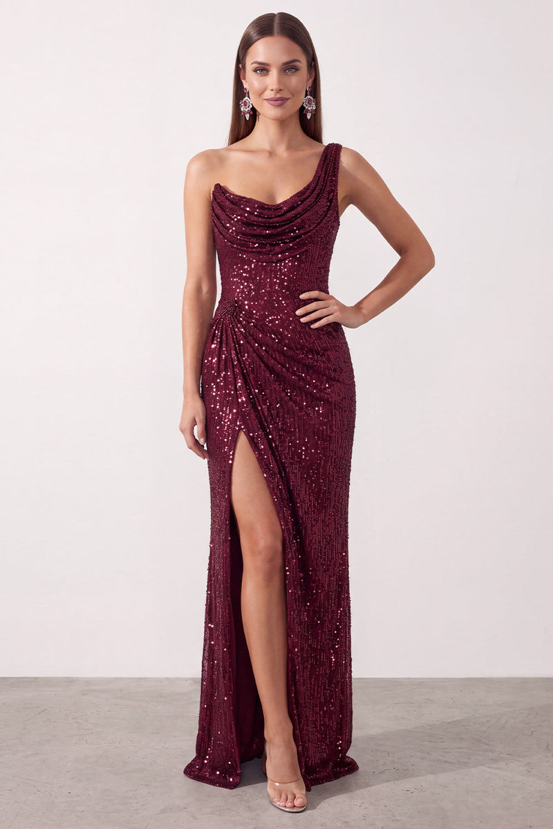 Laden Sie das Bild in den Galerie-Viewer, Burgunderrotes Asymmetrisches Einschulter Cowl Pailletten Scheiden Langes Weihnachtspartykleid mit Schlitz