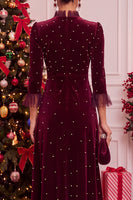 Laden Sie das Bild in den Galerie-Viewer, Burgunderrotes Samt A-Linie Perlen Midi-Weihnachtsfeier Kleid mit 3/4 Ärmeln