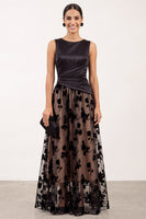 Laden Sie das Bild in den Galerie-Viewer, Schwarzes A-Linie Bateau-Hals Satin Florales Langes Festliches Kleid
