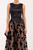 Laden Sie das Bild in den Galerie-Viewer, Schwarzes A-Linie Bateau-Hals Satin Florales Langes Festliches Kleid
