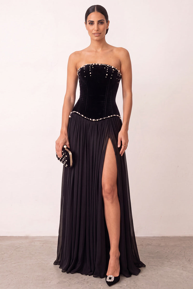 Laden Sie das Bild in den Galerie-Viewer, Schwarzes Samt A-Linie Trägerloses Plissiertes Chiffon Perlen Langes Festkleid mit Schlitz