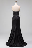 Laden Sie das Bild in den Galerie-Viewer, Satinschwarzes Meerjungfrauen-Cut-out-Korsett-Trägerloses Maxikleid mit Seitenschlitz
