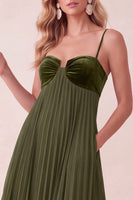 Laden Sie das Bild in den Galerie-Viewer, Kaffee A-Line Sweetheart Plissiertes Maxikleid mit Taschen