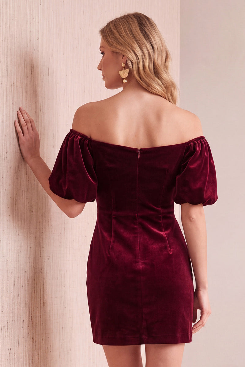 Laden Sie das Bild in den Galerie-Viewer, Burgundrotes Samt Bodycon Schulterfreies Puffärmel Kurzes Weihnachtspartykleid mit Schleife