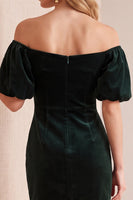 Laden Sie das Bild in den Galerie-Viewer, Burgundrotes Samt Bodycon Schulterfreies Puffärmel Kurzes Weihnachtspartykleid mit Schleife