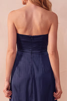 Laden Sie das Bild in den Galerie-Viewer, Schwarzes A-Linie Satin Trägerloses Gerafftes Langes Hochzeitsgastkleid