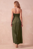 Laden Sie das Bild in den Galerie-Viewer, Schwarzes A-Linie Satin Trägerloses Gerafftes Langes Hochzeitsgastkleid