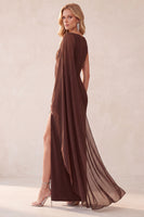 Laden Sie das Bild in den Galerie-Viewer, Kaffee Scheide Chiffon Ein schulter Langes Hochzeitsgastkleid mit Umhang