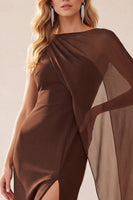Laden Sie das Bild in den Galerie-Viewer, Kaffee Scheide Chiffon Ein schulter Langes Hochzeitsgastkleid mit Umhang