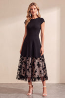 Laden Sie das Bild in den Galerie-Viewer, Schwarzes A-Linie Rundhals Blumen Tüll Midi Hochzeitsgastkleid