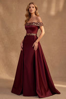 Laden Sie das Bild in den Galerie-Viewer, Bordeauxrotes Schulterloses Langes A-Linie Satin Festliches Kleid mit Pailletten