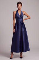 Laden Sie das Bild in den Galerie-Viewer, Dunkelblaues A-Linie Satin Halter Gerafftes Midi Festkleid