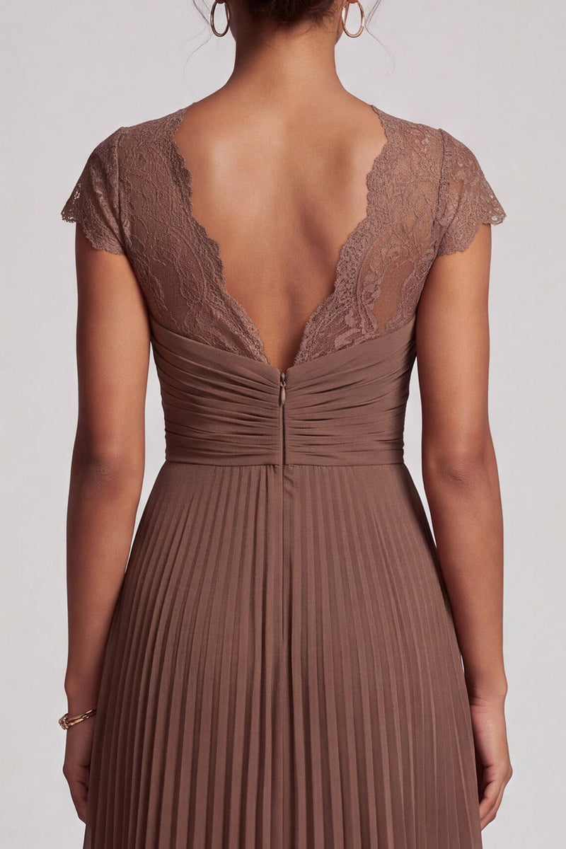 Laden Sie das Bild in den Galerie-Viewer, Coffee A-Linie V-Ausschnitt Chiffon Plissiertes Langes Festliches Kleid mit Spitze