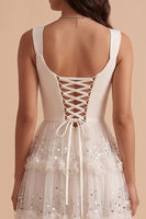 Laden Sie das Bild in den Galerie-Viewer, Weißes A-Linie Maxi Hochzeitsgastkleid mit Cowl-Ausschnitt und Paillettenapplikationen