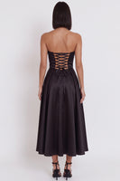 Laden Sie das Bild in den Galerie-Viewer, Schwarzes Trägerloses A-Linie Midi Cocktailkleid mit Schlitz